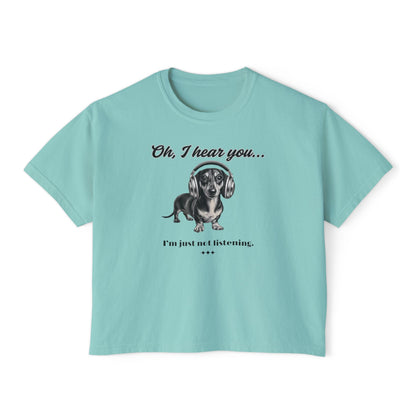 DOXIE NOT LISTENING Women's Boxy Tee